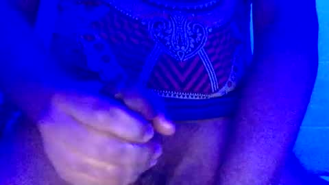 Inchesofhappiness7 online show from January 17, 2:42 pm