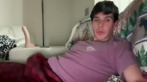 Snapshot of infamouslucas chatting on December 7, 3:36 am Lucas online show from December 7, 3:36 am