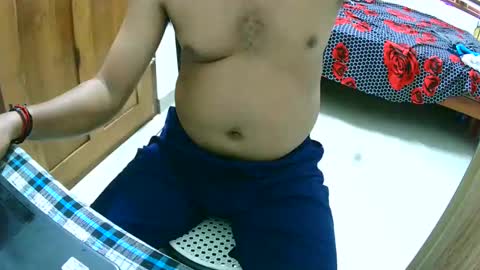 Inglorious Hairy Uncut online show from January 9, 11:25 am