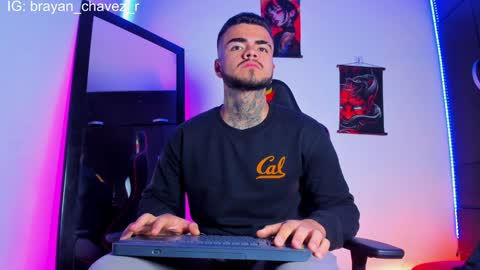 Snapshot of insolemnia chatting on January 6, 4:04 am Brayan Chavez online show from January 6, 4:04 am