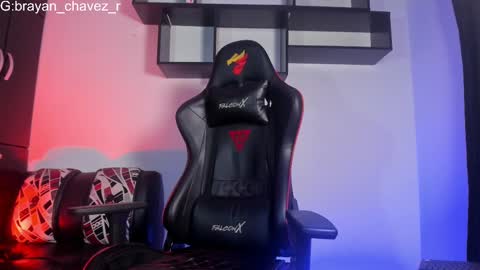 Snapshot of insolemnia chatting on March 7, 10:43 pm Brayan Chavez online show from March 7, 10:43 pm