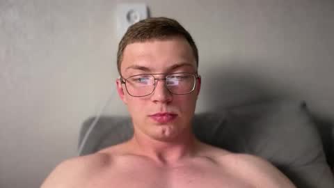 Snapshot of iron__chapman chatting on September 19, 7:24 pm Iron online show from September 19, 7:24 pm