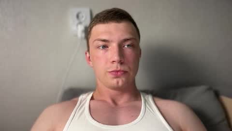 Snapshot of iron__chapman chatting on September 20, 7:25 pm Iron online show from September 20, 7:25 pm