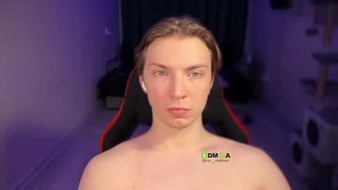 Snapshot of iron__chapman chatting on December 28, 9:40 pm Iron online show from December 28, 9:40 pm