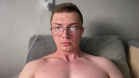 Snapshot of iron__chapman chatting on September 21, 9:37 pm Iron online show from September 21, 9:37 pm