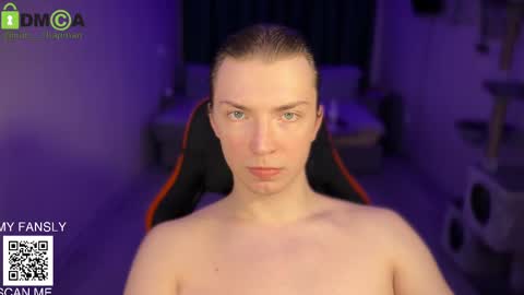 Snapshot of iron__chapman chatting on December 14, 10:50 pm Iron online show from December 14, 10:50 pm