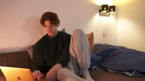 Sam online show from November 24, 10:44 pm