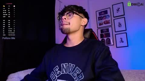 Isaac Saenz. online show from November 27, 12:14 am