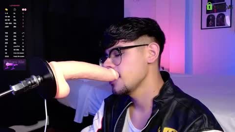 Isaac Saenz. online show from December 5, 12:29 am