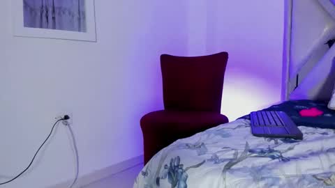 Isaac online show from December 17, 11:22 pm