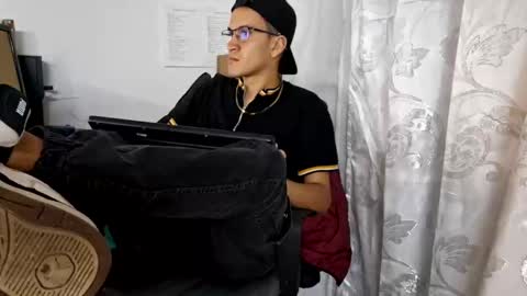 Isaac online show from October 21, 2:36 am