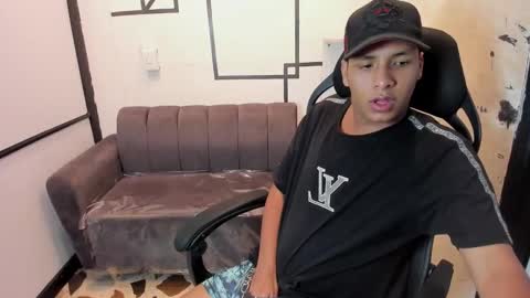 Snapshot of isaacblack_ chatting on September 27, 6:44 am IsaacBlack  online show from September 27, 6:44 am