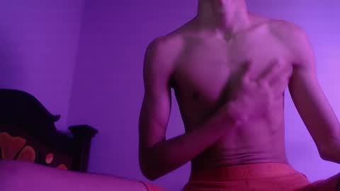 isaac online show from December 23, 9:05 am