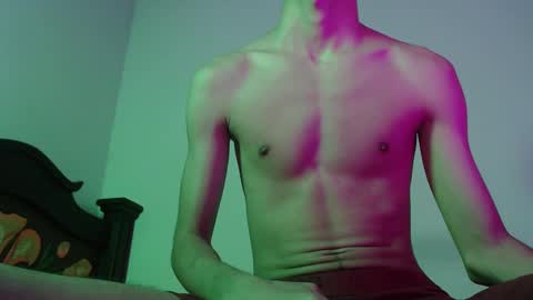 isaac online show from January 28, 8:25 am