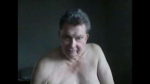 Snapshot of island625103 chatting on February 25, 9:02 pm island625103 online show from February 25, 9:02 pm