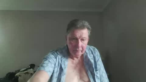 island625103 online show from June 26, 9:06 pm