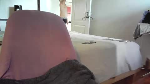 Snapshot of islandforfun chatting on December 2, 1:00 pm islandforfun online show from December 2, 1:00 pm