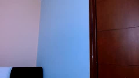 ismael_petit18 online show from January 31, 7:40 pm