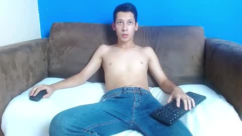 ismael_petit18 online show from January 20, 7:04 pm