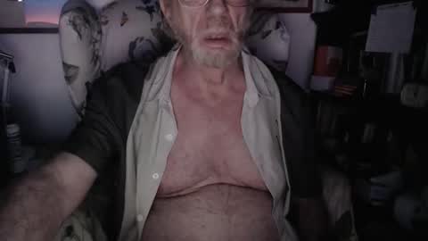 ImYourBitch online show from April 27, 8:00 am