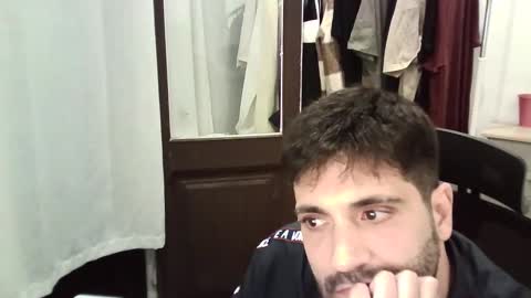 italianboybcn online show from November 5, 8:22 pm