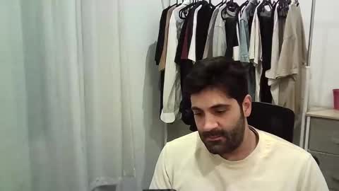 italianboybcn online show from January 16, 7:11 am