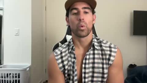 italianstallion336 online show from October 30, 1:19 am