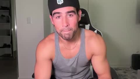 italianstallion336 online show from October 24, 1:18 am