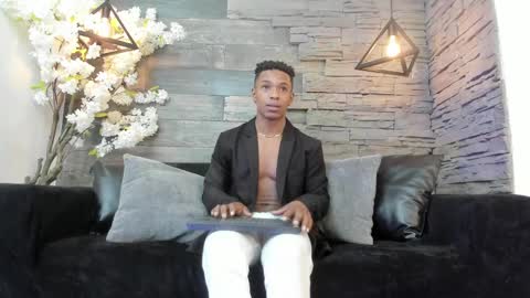 Italo Moore online show from October 4, 12:10 pm