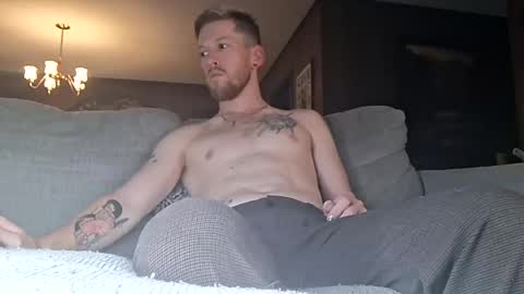 ivoryshaft2408 online show from September 27, 4:43 am