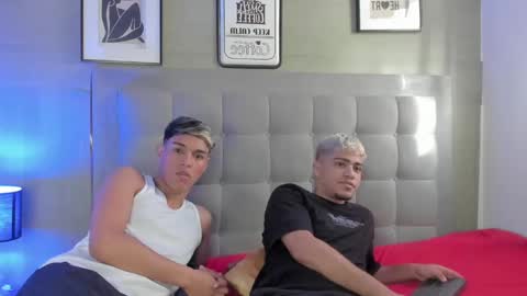 izaack online show from December 28, 1:08 pm