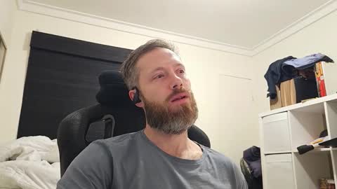 Snapshot of j0hnny_thunder chatting on October 9, 2:22 pm Johnny Thunder online show from October 9, 2:22 pm