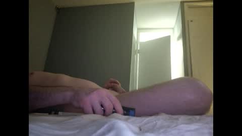 Snapshot of j281133 chatting on January 24, 12:42 am Big 8 online show from January 24, 12:42 am