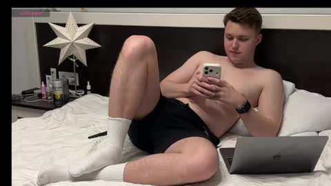 j_lyle_x online show from May 6, 7:25 pm
