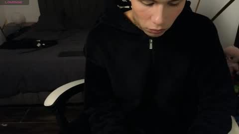 jack_dairo online show from June 19, 9:30 pm