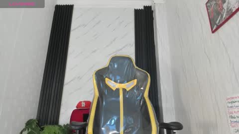 Snapshot of jack_muscles69_ chatting on January 29, 3:22 am Jack online show from January 29, 3:22 am