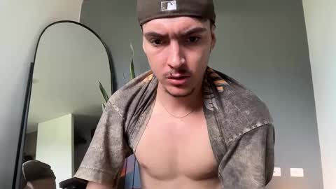 INDEPENDENT MODEL online show from October 16, 2:36 pm