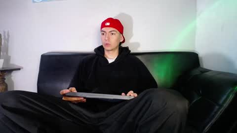 INDEPENDENT MODEL online show from December 28, 10:47 am