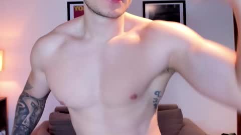 Snapshot of jackboy_2000 chatting on October 25, 11:12 am Jack J online show from October 25, 11:12 am