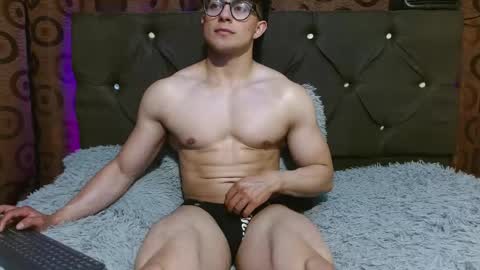 Snapshot of jacke_buster chatting on February 14, 12:51 am Jacke online show from February 14, 12:51 am