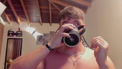 Snapshot of jackson_stifler1 chatting on February 14, 11:10 pm Jckson Stifler online show from February 14, 11:10 pm