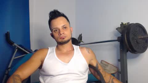 Snapshot of jacobjamess chatting on December 28, 2:11 am jacobjamess online show from December 28, 2:11 am