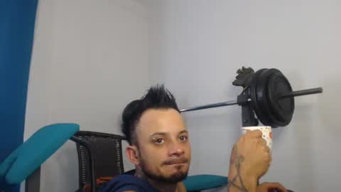 Snapshot of jacobjamess chatting on December 5, 12:33 pm jacobjamess online show from December 5, 12:33 pm