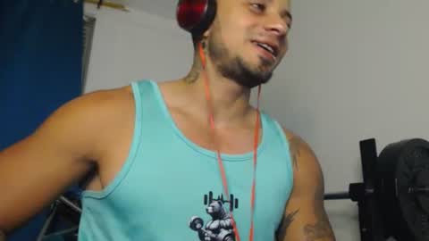 Snapshot of jacobjamess chatting on October 18, 12:59 am jacobjamess online show from October 18, 12:59 am