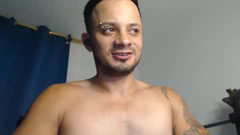 Snapshot of jacobjamess chatting on December 13, 11:39 pm jacobjamess online show from December 13, 11:39 pm