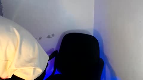 Jade online show from December 6, 5:33 pm