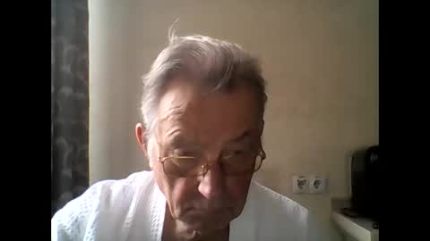 Snapshot of jahanc01 chatting on October 1, 5:55 am Malko online show from October 1, 5:55 am