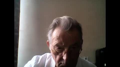 Snapshot of jahanc01 chatting on October 2, 6:06 am Malko online show from October 2, 6:06 am