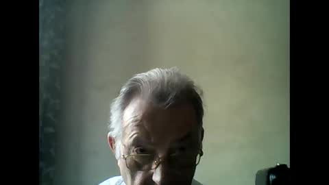 Snapshot of jahanc01 chatting on October 4, 5:45 am Malko online show from October 4, 5:45 am