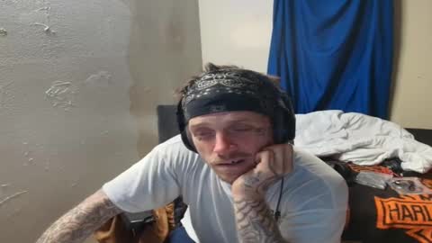 showingitoff online show from January 19, 2:47 am